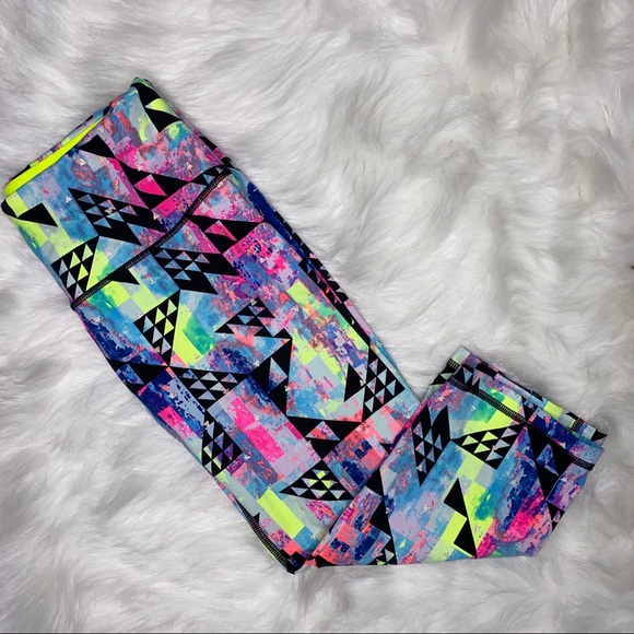 Victoria's Secret Pants - Victoria’s Secret Knockout Sport Crop Legging